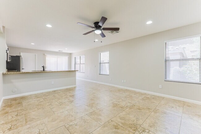 Building Photo - 2281 E Peach Tree Dr