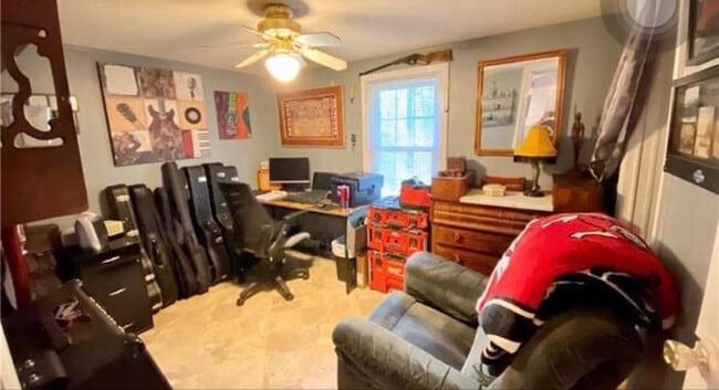 Building Photo - 148 Pine Tree Path