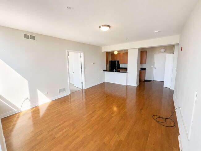 Foto del edificio - 565 W Quincy St