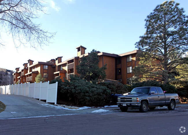 Building Photo - Skyway Condominiums