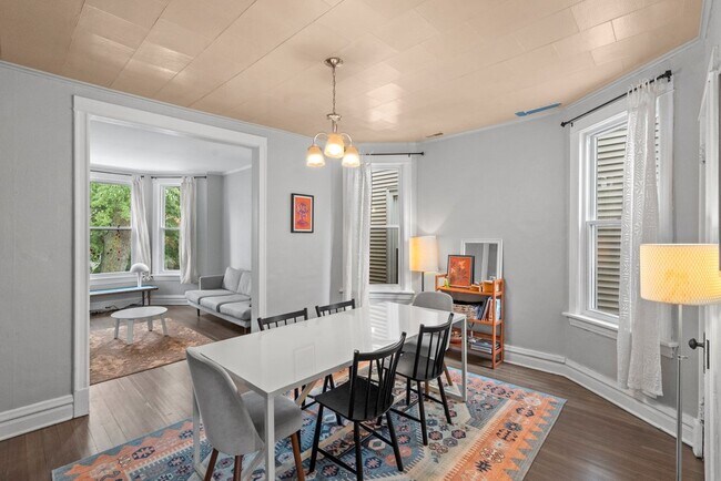 Foto del edificio - 3333 W Warner Ave