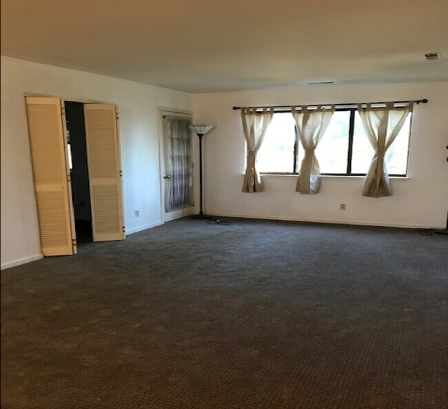 living room - 91 Lance Cir