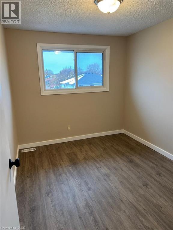 Building Photo - 316 Dufferin St