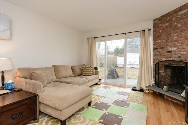 Photo - 57 Sagamore Hill Dr Townhome