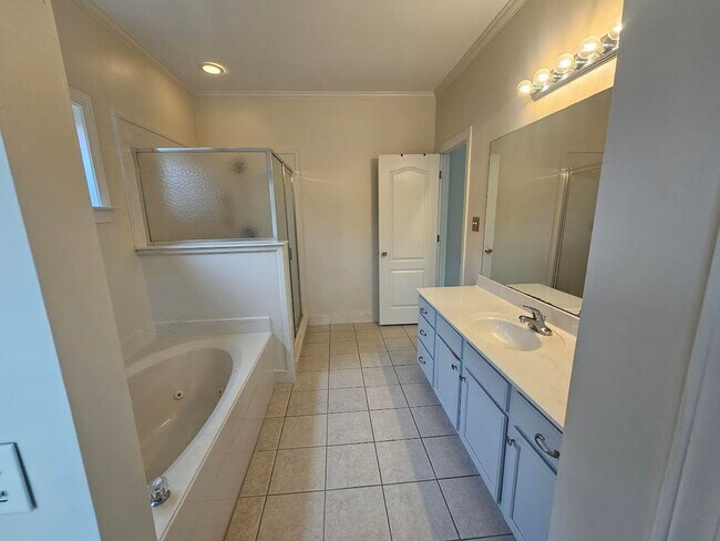 Building Photo - Adorable 3bd Home in Cozy Cordova Neighborhood