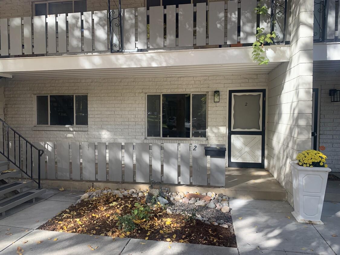 Primary Photo - 200 E Myrtle St