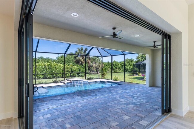 Foto del edificio - 9437 Galaxie Cir