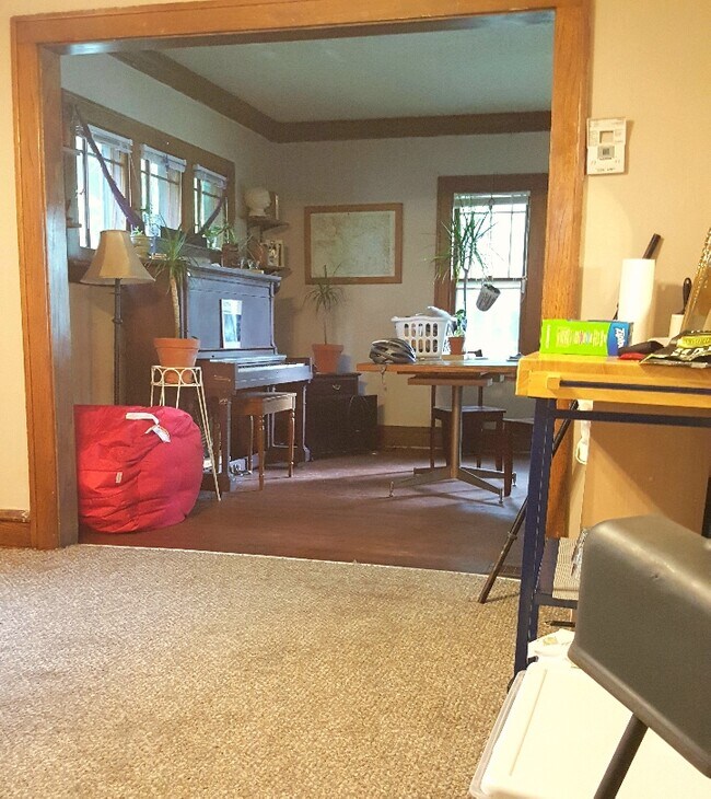 Building Photo - 920 18th Ave SE