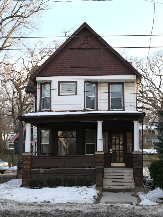 Building Photo - 1935 University Ave