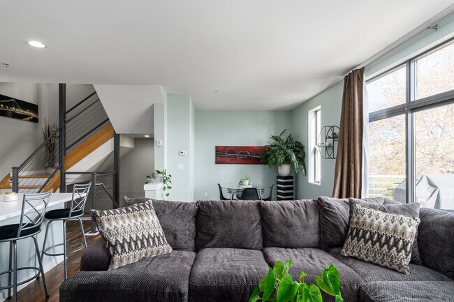 Foto del edificio - 325 Mill Reserve Dr