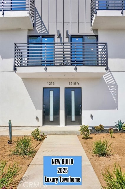 Building Photo - 1215 N Kingsley Dr