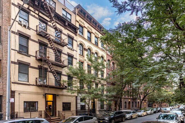 Building Photo - 309 E 93rd St