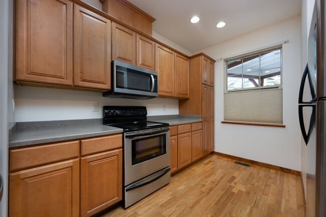 Foto del edificio - 3 Bedroom, 2 Bath Condo