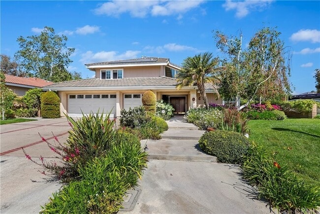 Building Photo - 5347 Vía Vicente