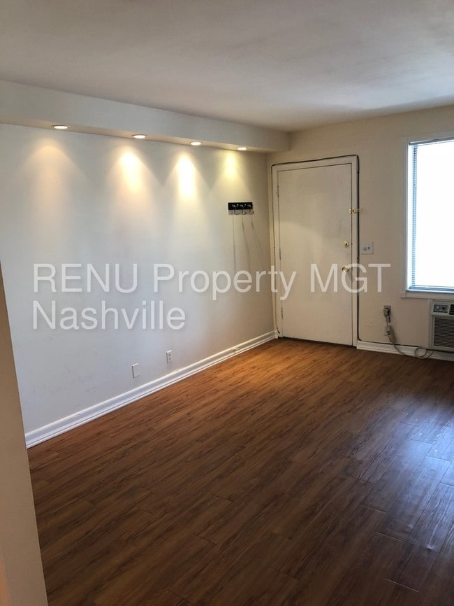 2601 Hillsboro Pike Unit J15, Nashville, TN 37212 Room for Rent in