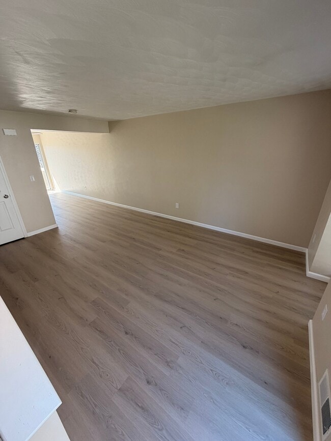 Photo - 1011 Pinoak Ct Townhome