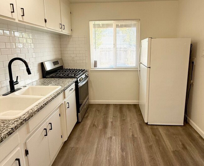 Foto del edificio - 4431 Finney Rd