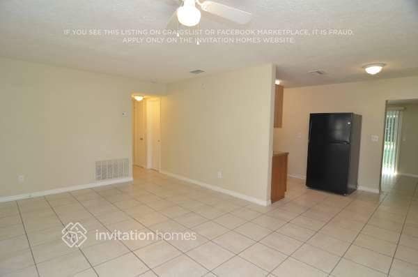 Building Photo - 912 Skyview Dr
