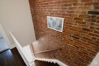 Building Photo - 20 Tennyson St