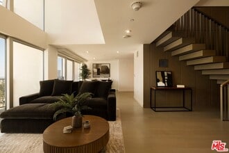 Building Photo - 2025 Ave of the Stars