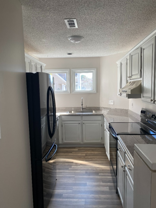 Building Photo - 9215 Ravenwing Dr