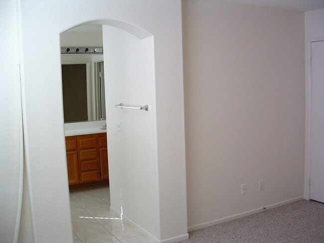 Building Photo - 43075 Avola Ct