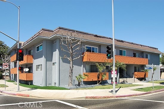 Primary Photo - 11825 National Blvd