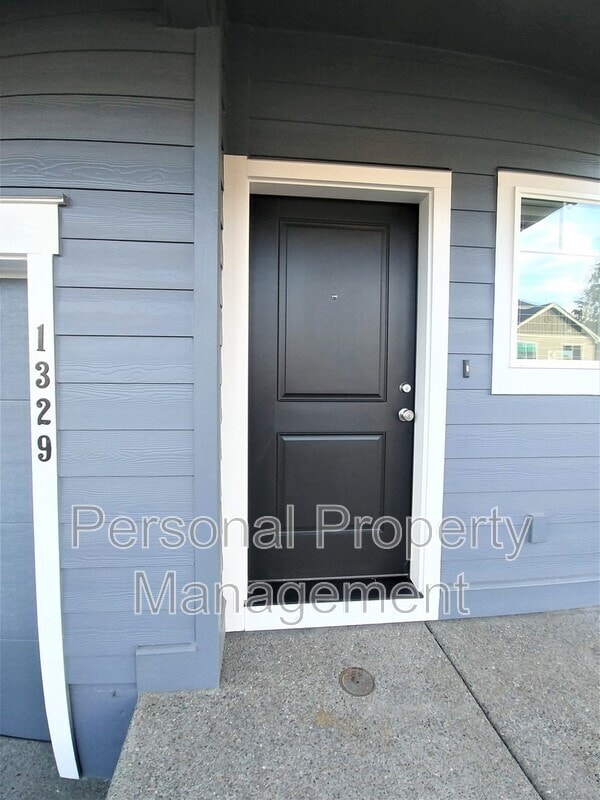 Building Photo - 1329 NE 72nd Way