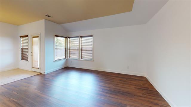 Building Photo - 1910 Pin Oak Trail