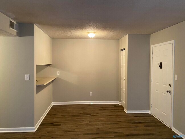 Foto del edificio - 4525 Judith Ln