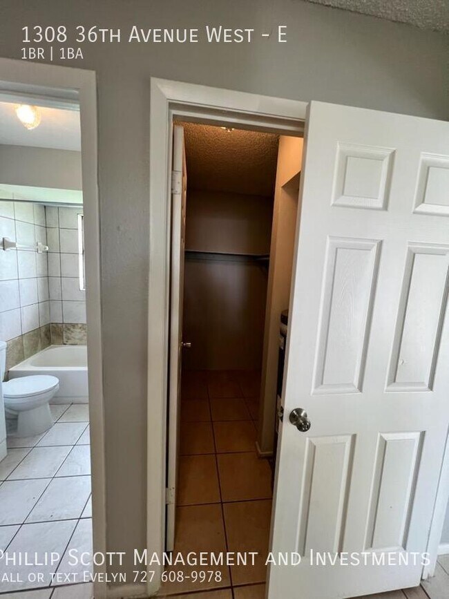 Building Photo - 1308 36th Ave W