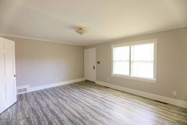 Foto del edificio - 111 Camellia Ln