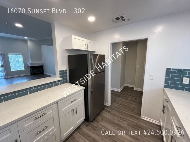 Building Photo - 16070 Sunset Blvd