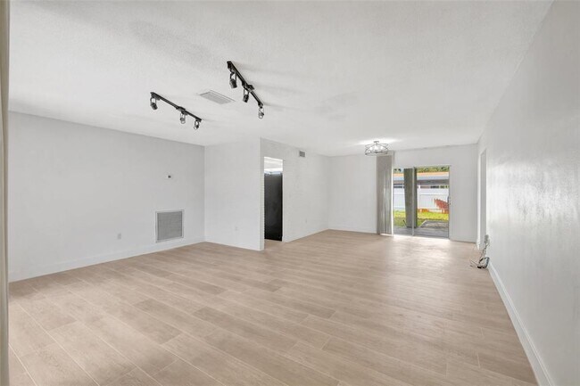 Foto del edificio - 9121 SW 54th Pl