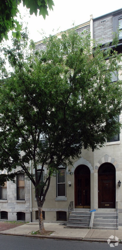 Building Photo - 2223 Locust St