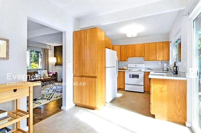 Building Photo - 13787 NE 77th Pl