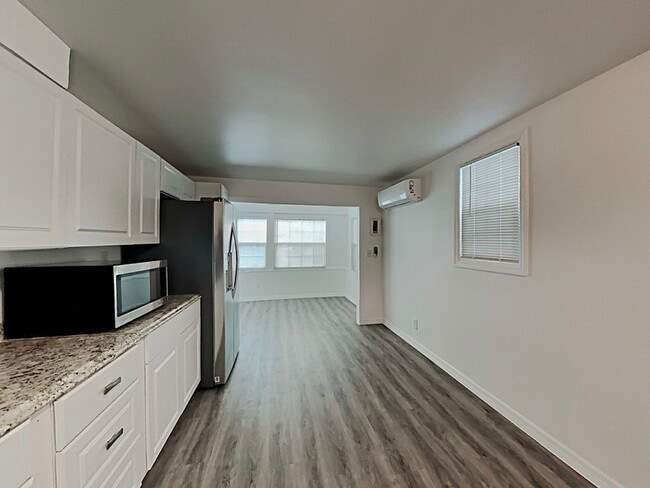 Foto del edificio - 630 N Halifax Ave