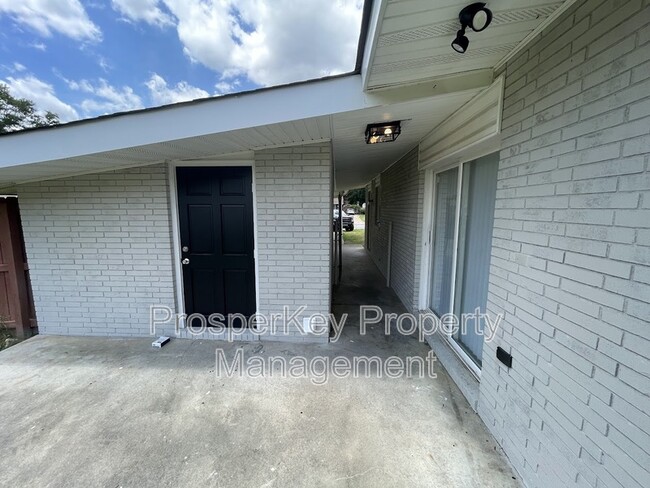 Building Photo - 3026 Avondale Rd