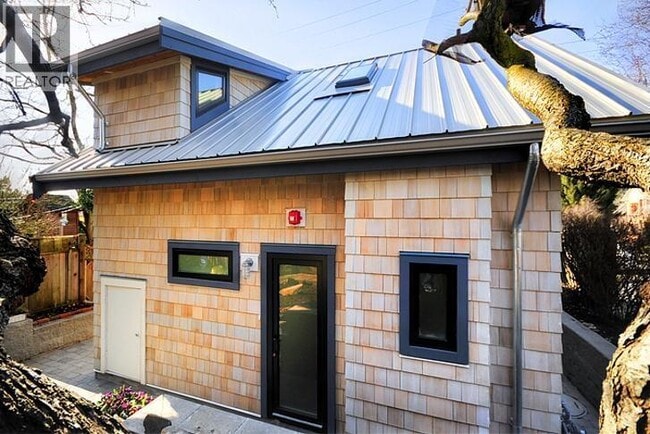 Building Photo - 3608 W 30th Ave