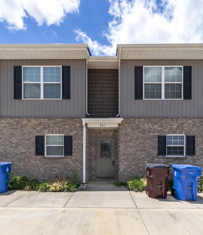 Building Photo - 931 Warrior Hill Dr