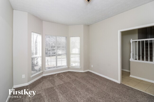 Building Photo - 4014 Robin Cir