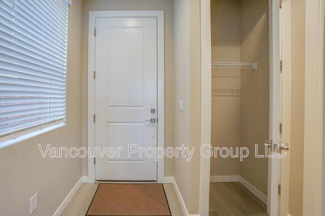 Foto del edificio - 721 NW 178th Wy