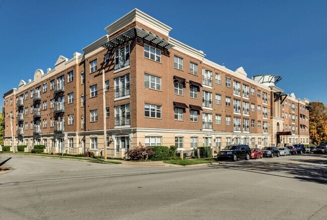 Foto del edificio - Spacious 3BR/2BA end unit at Bristol West ...