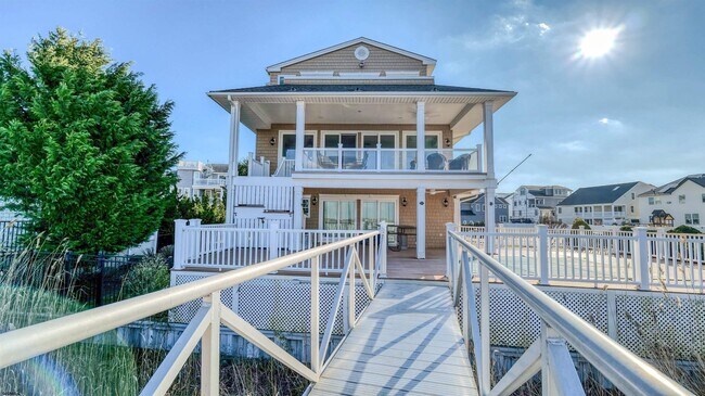 Foto del edificio - 909 N Cambridge Ave