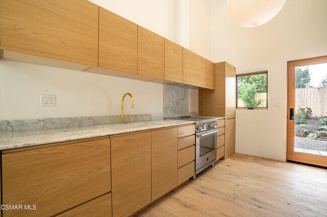 Foto del edificio - 31340 Mulholland Hwy