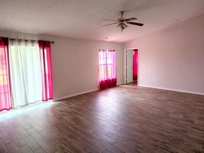 Foto del edificio - Spacious 3 BR 2 BA 2 CG rental in western PSL