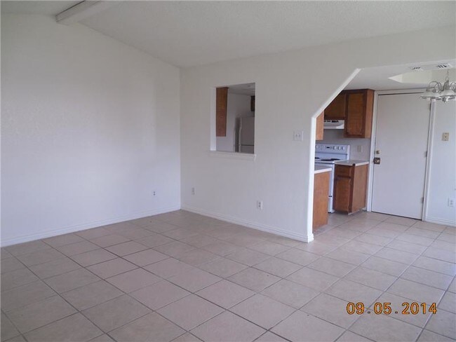 Building Photo - 4204 Shawn Dr