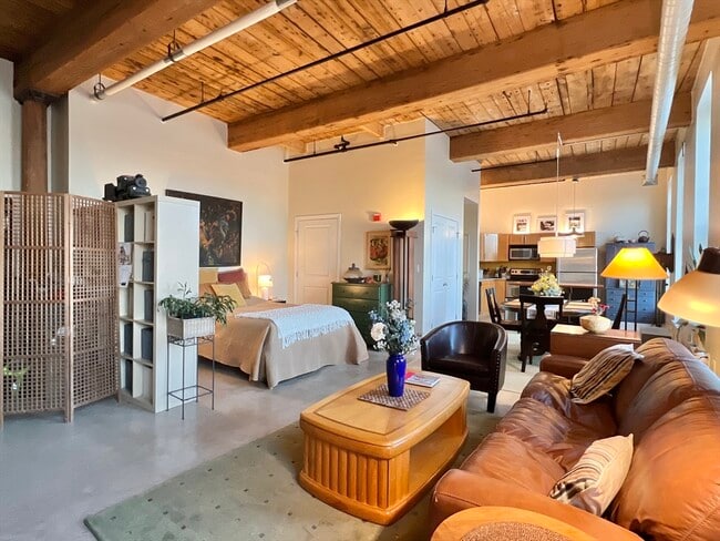 Foto del edificio - 35 Riverwalk Way