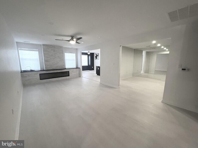 Building Photo - 900 Red Brook Blvd