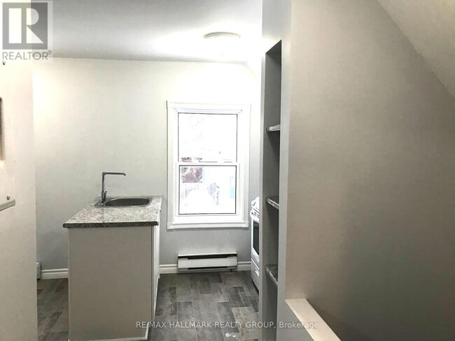 Building Photo - 159-159 Westhaven Crescent
